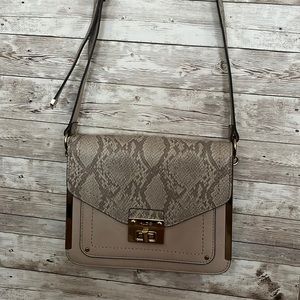 Aldo crossbody lavender crossbody bag 💼